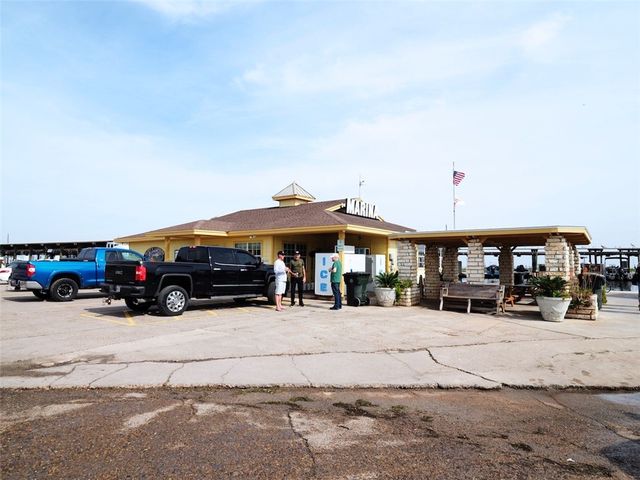 306 Easy St B, Corpus Christi, TX 78418