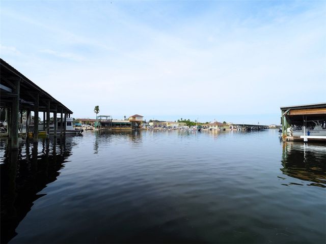 306 Easy St B, Corpus Christi, TX 78418