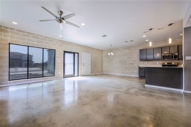 306 Easy St B, Corpus Christi, TX 78418