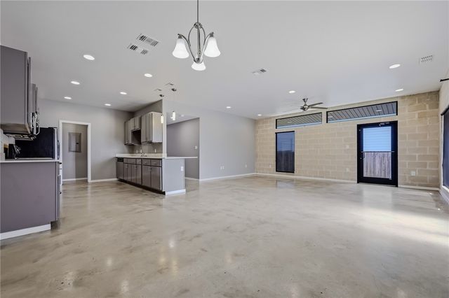 306 Easy St B, Corpus Christi, TX 78418