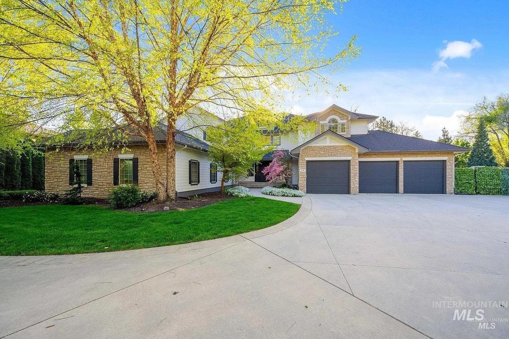 2749 S White Castle Ave, Eagle, ID 83616