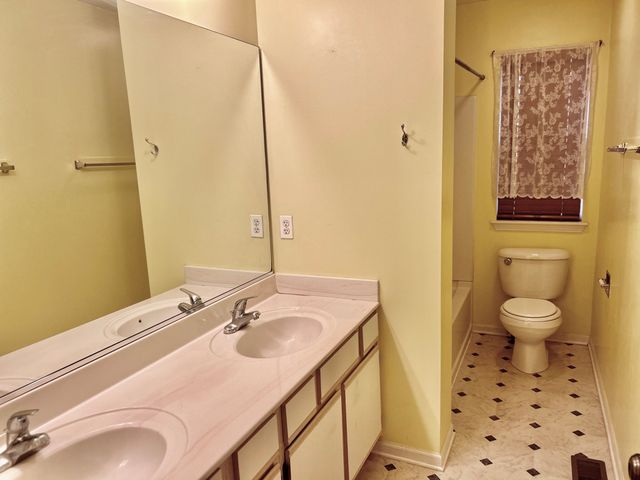 21509 W Georgetown Drive, Plainfield, IL 60544