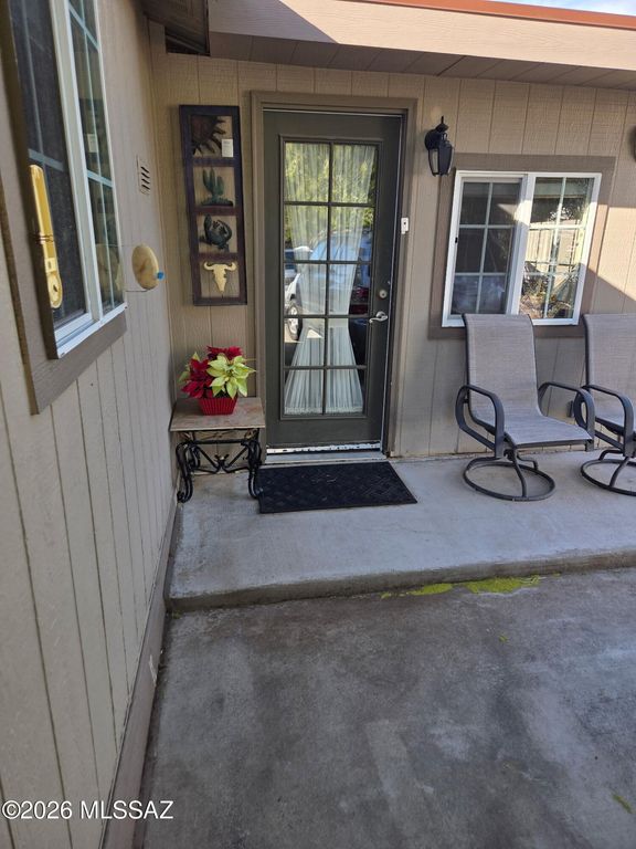 5556 W Flying M Street, Tucson, AZ 85713