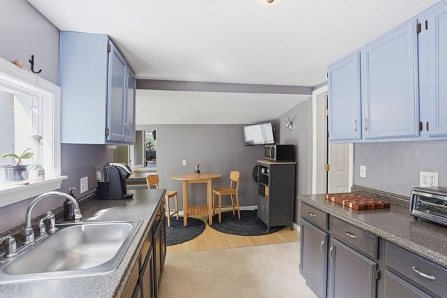11 Mt Paul Road, Tyngsborough, MA 01879