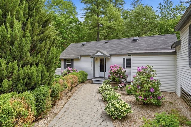 11 Mt Paul Road, Tyngsborough, MA 01879