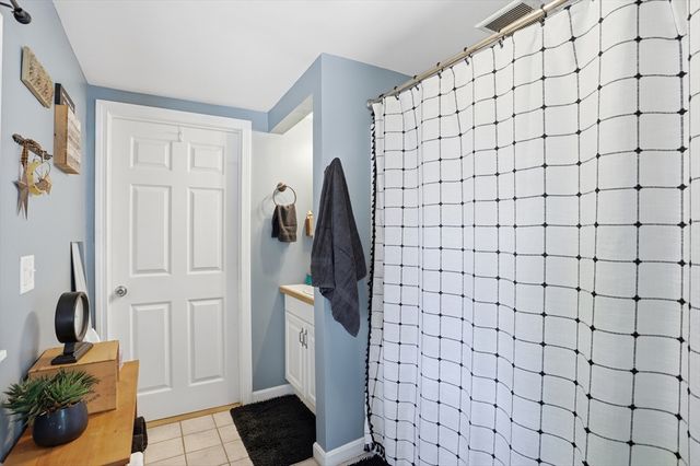 11 Mt Paul Road, Tyngsborough, MA 01879