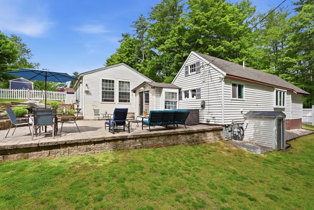 11 Mt Paul Road, Tyngsborough, MA 01879