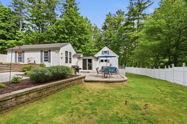 11 Mt Paul Road, Tyngsborough, MA 01879