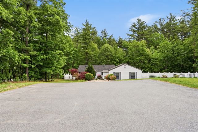 11 Mt Paul Road, Tyngsborough, MA 01879