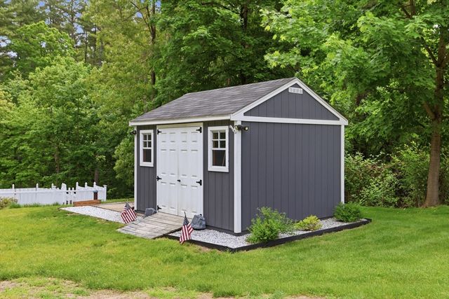 11 Mt Paul Road, Tyngsborough, MA 01879