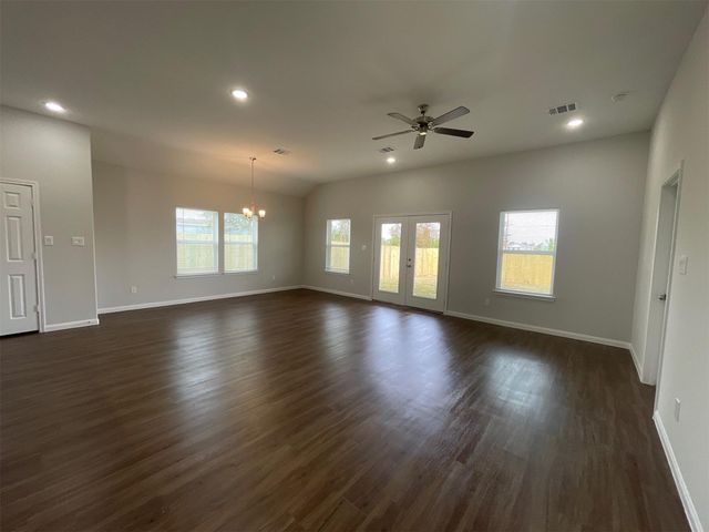 1561 Road 5728, Cleveland, TX 77327