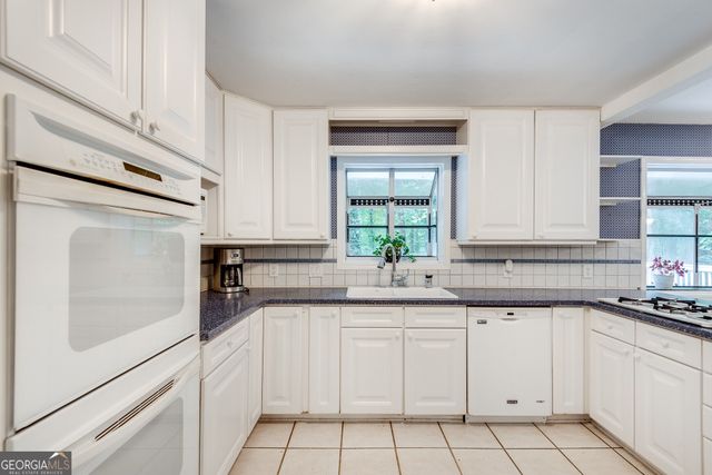 1800 Angelique Drive, Decatur, GA 30033