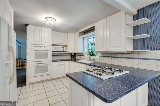 1800 Angelique Drive, Decatur, GA 30033