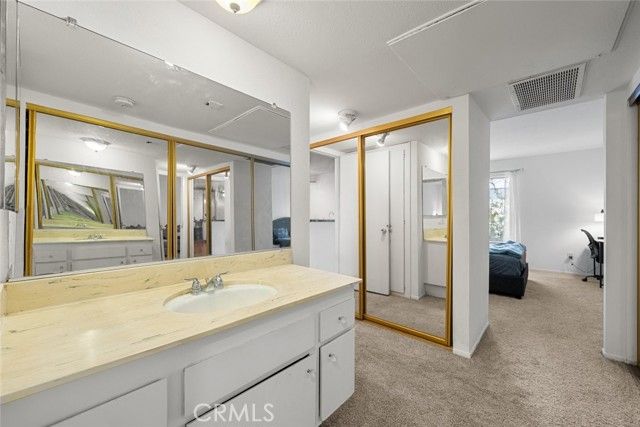 23515 Lyons Avenue 210, Valencia (santa Clarita), CA 91355