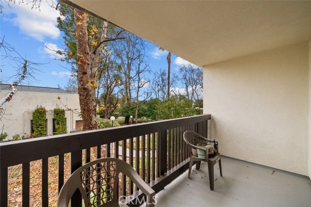 23515 Lyons Avenue 210, Valencia (santa Clarita), CA 91355