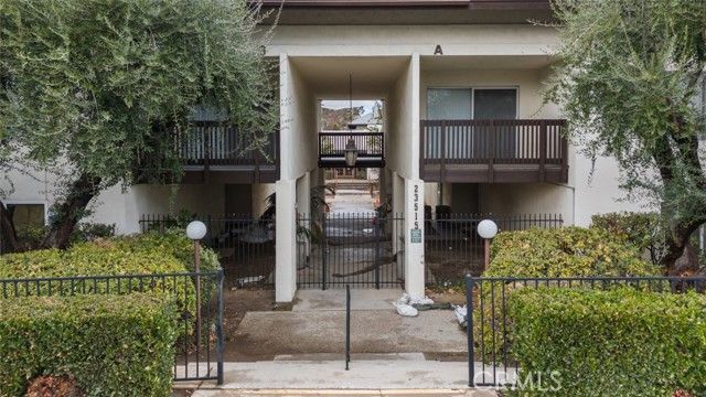 23515 Lyons Avenue 210, Valencia (santa Clarita), CA 91355