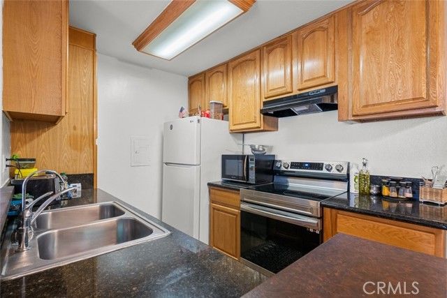 23515 Lyons Avenue 210, Valencia (santa Clarita), CA 91355