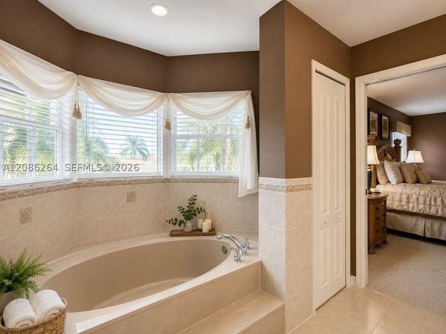 15721 SW 44th Ter, Miami, FL 33185