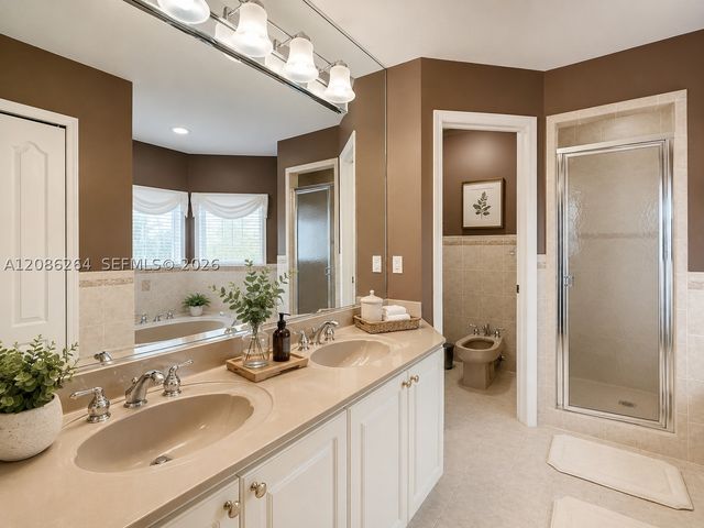 15721 SW 44th Ter, Miami, FL 33185