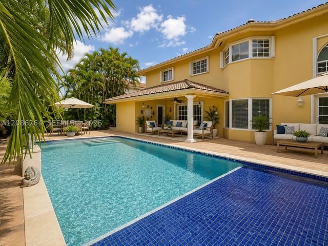 15721 SW 44th Ter, Miami, FL 33185