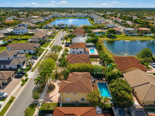 15721 SW 44th Ter, Miami, FL 33185