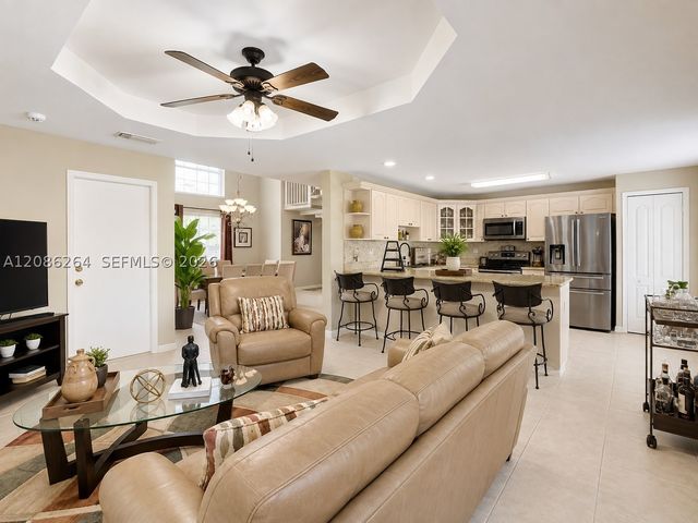 15721 SW 44th Ter, Miami, FL 33185