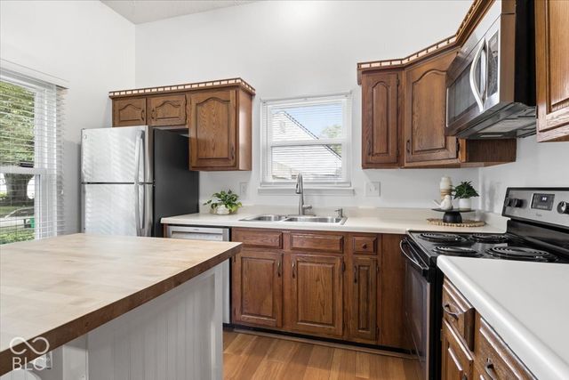 12160 Pebblebrooke Court, Indianapolis, IN 46236