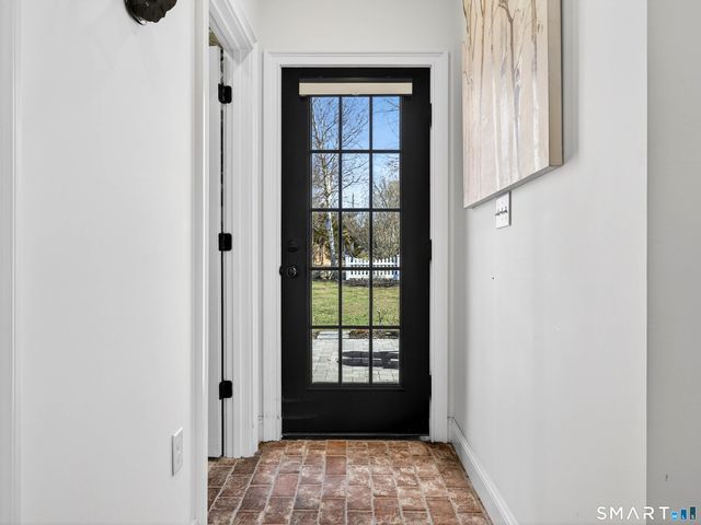 77 Masons Island Road, Stonington, CT 06355