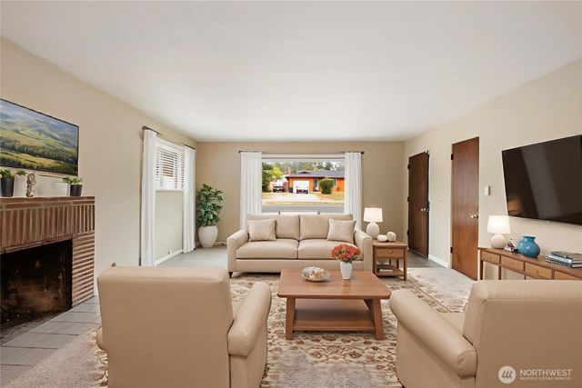 1123 Forest Glen Road, Oak Harbor, WA 98277