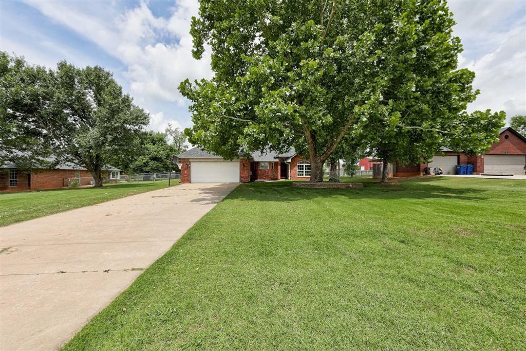 1525 E SW 89th Street, Mustang, OK 73064