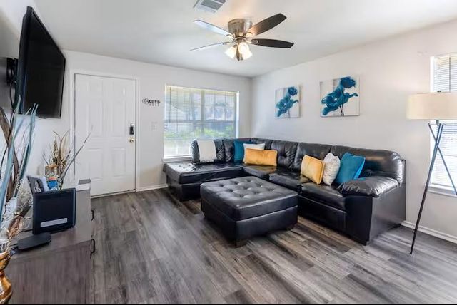 2304 Smith Branch BLVD A, Georgetown, TX 78626