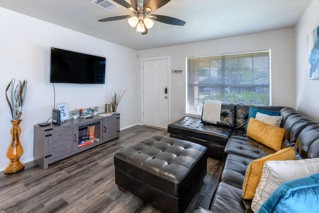 2304 Smith Branch BLVD A, Georgetown, TX 78626