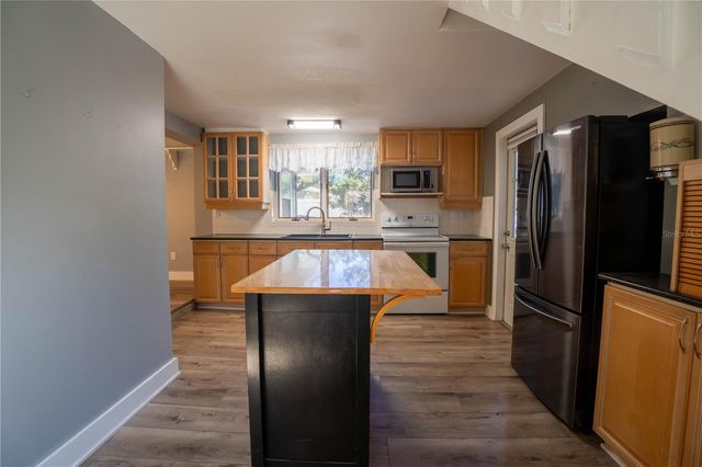 2567 CENTRAL AVENUE, Clearwater, FL 33764