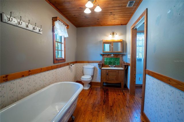 2567 CENTRAL AVENUE, Clearwater, FL 33764