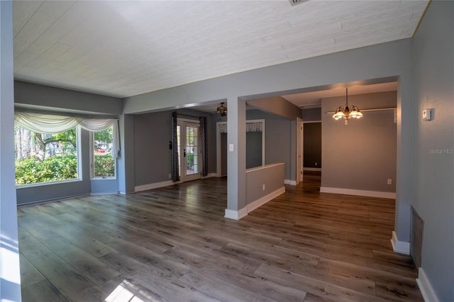 2567 CENTRAL AVENUE, Clearwater, FL 33764