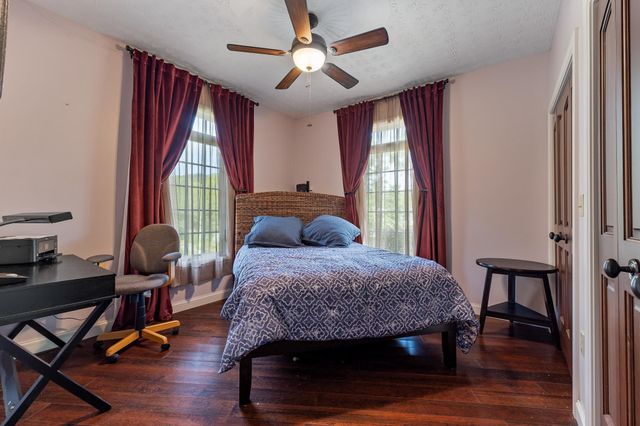 283 Mize Road, Hurricane, WV 25526