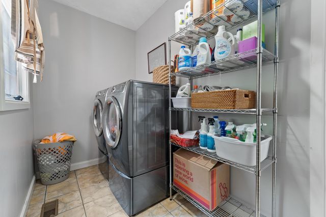 283 Mize Road, Hurricane, WV 25526