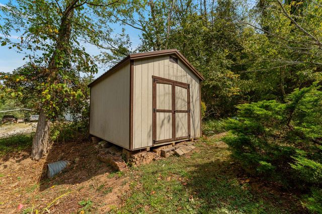 283 Mize Road, Hurricane, WV 25526