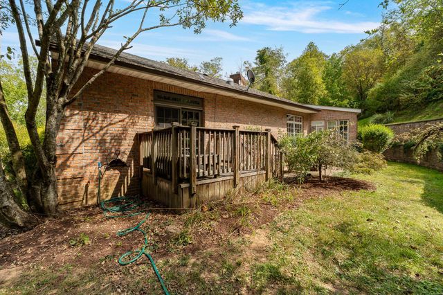 283 Mize Road, Hurricane, WV 25526