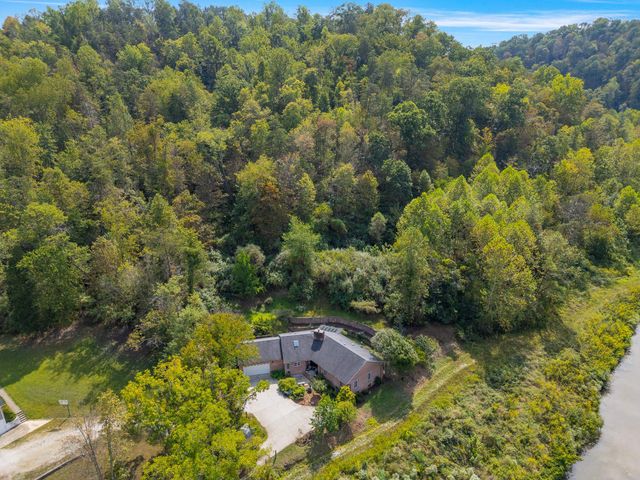 283 Mize Road, Hurricane, WV 25526