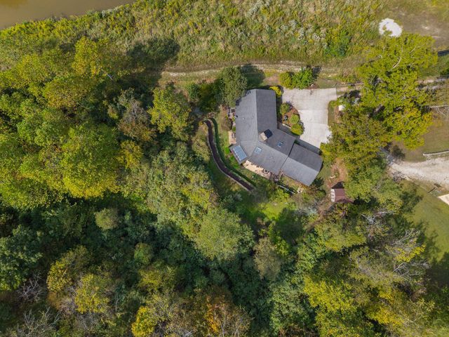 283 Mize Road, Hurricane, WV 25526