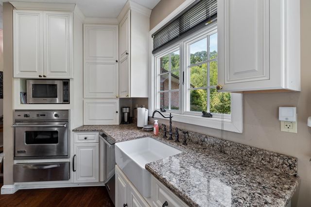 283 Mize Road, Hurricane, WV 25526