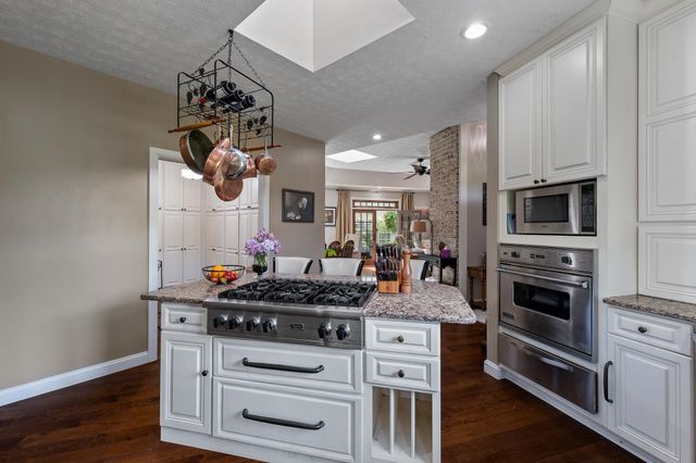 283 Mize Road, Hurricane, WV 25526