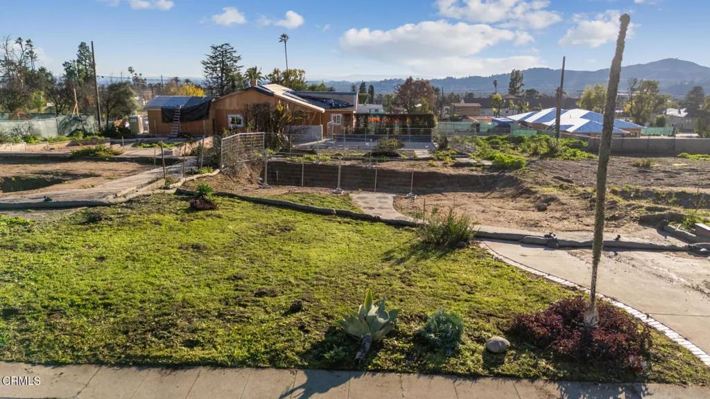 70 W Las Flores, Altadena, CA 91001