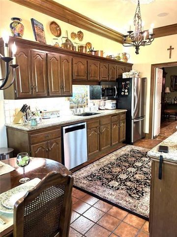 9385 Knollcrest Boulevard, Johns Creek, GA 30022