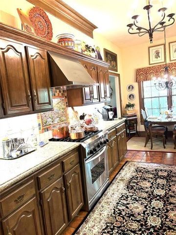 9385 Knollcrest Boulevard, Johns Creek, GA 30022