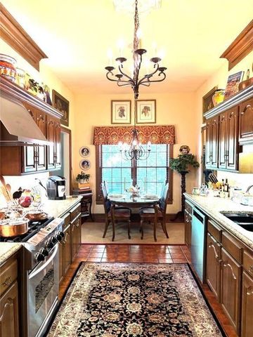 9385 Knollcrest Boulevard, Johns Creek, GA 30022