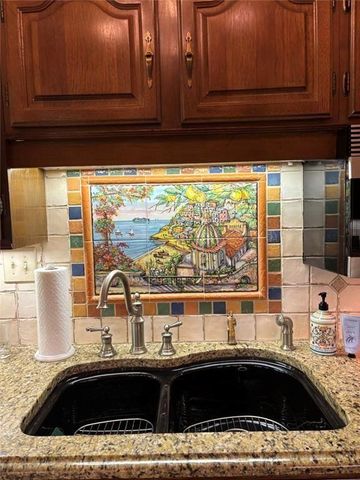 9385 Knollcrest Boulevard, Johns Creek, GA 30022