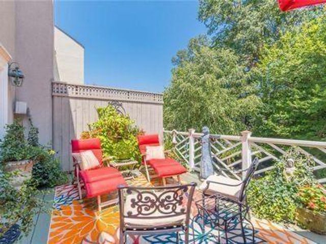 9385 Knollcrest Boulevard, Johns Creek, GA 30022