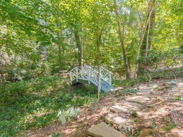 9385 Knollcrest Boulevard, Johns Creek, GA 30022
